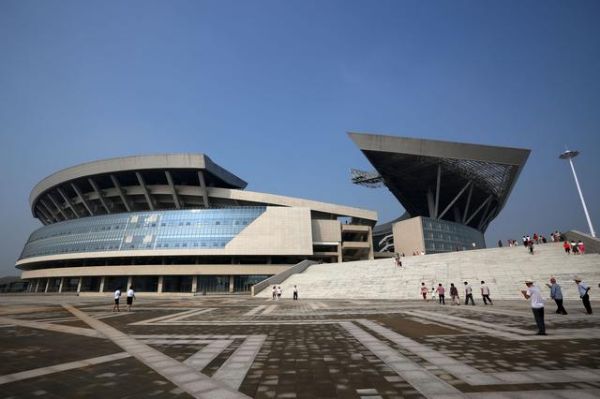 建筑幕墙---水性无机纳米陶瓷涂料